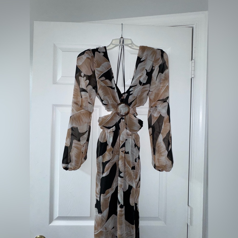 VICI BLACK AND TAN PALM PRINT SIDE CUTOUT DRESS - Picture 4 of 5